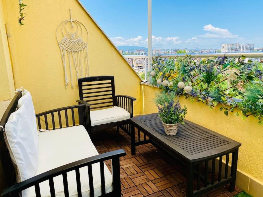Stylish Magenta Apartment - Terrace & Free Parking Sofia Exteriör bild